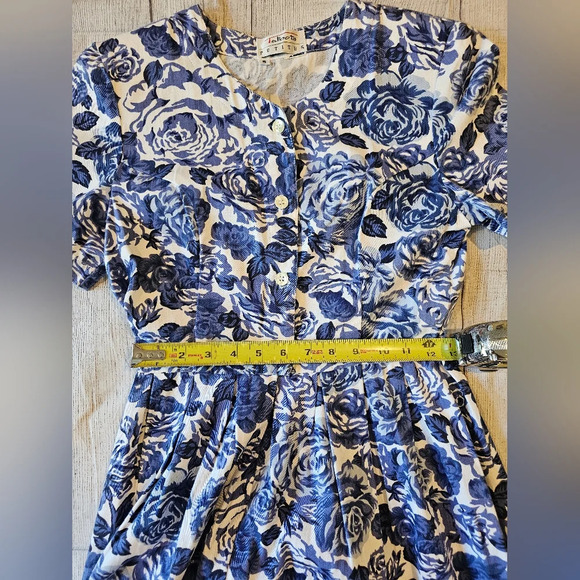 Talbots Petites Size 6 Vintage Floral Blue White Midi Dress Cottagecore Modest - Picture 9 of 10